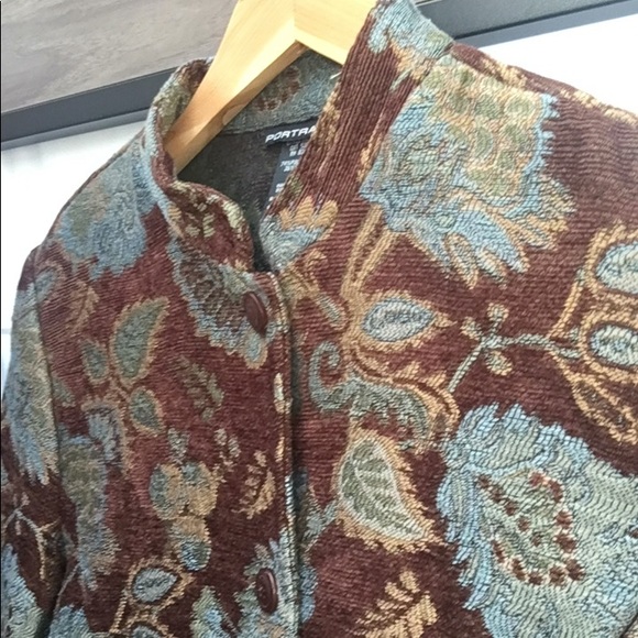 Women’s Vintage Structured Tapestry Jacket - Picture 2 of 9